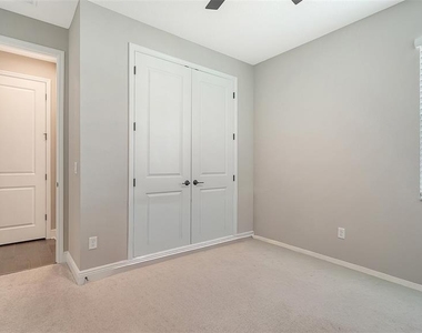 16905 Sweetwater Village Drive - Photo Thumbnail 35