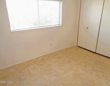 3028 E Glen Drive - Photo Thumbnail 14