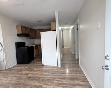 92 Arch Street - Photo Thumbnail 2