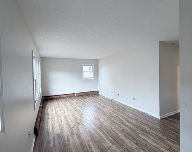 92 Arch Street - Photo Thumbnail 4