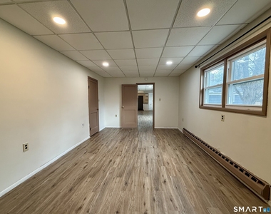 41 Waterbury Road - Photo Thumbnail 10
