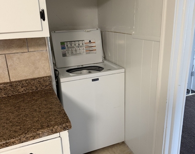33 Pilgrim Avenue - Photo Thumbnail 9