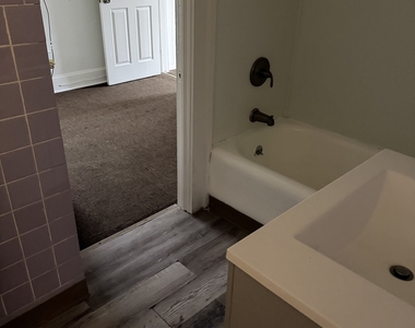 33 Pilgrim Avenue - Photo Thumbnail 12