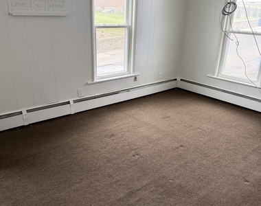 33 Pilgrim Avenue - Photo Thumbnail 2