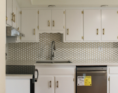 651 Quinnipiac Avenue - Photo Thumbnail 6