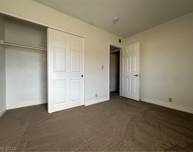 4320 Sandy River Drive - Photo Thumbnail 9
