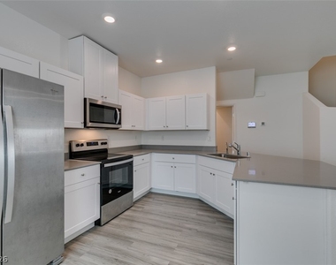 7840 Jupiter Sky Street - Photo Thumbnail 22