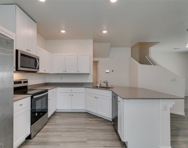 7840 Jupiter Sky Street - Photo Thumbnail 23