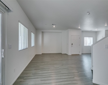 7840 Jupiter Sky Street - Photo Thumbnail 16