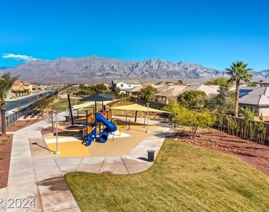 7840 Jupiter Sky Street - Photo Thumbnail 44