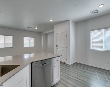 7840 Jupiter Sky Street - Photo Thumbnail 26