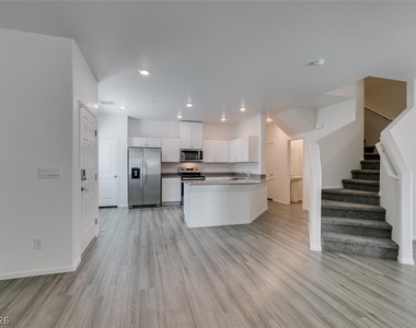 7840 Jupiter Sky Street - Photo Thumbnail 10