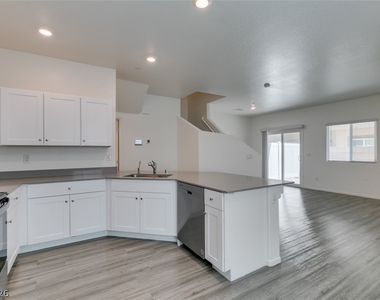 7840 Jupiter Sky Street - Photo Thumbnail 24
