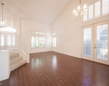 8747 Vista Cantera Court - Photo Thumbnail 7