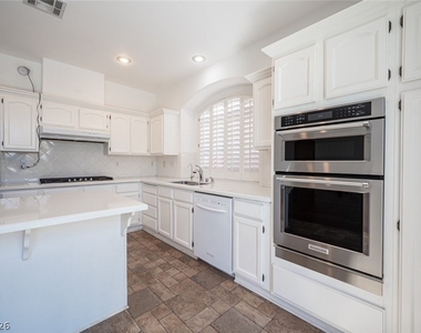 8747 Vista Cantera Court - Photo Thumbnail 16