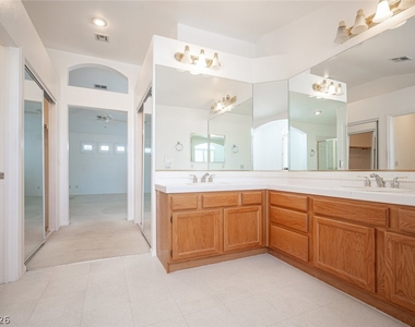 8747 Vista Cantera Court - Photo Thumbnail 46