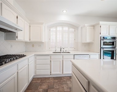 8747 Vista Cantera Court - Photo Thumbnail 10