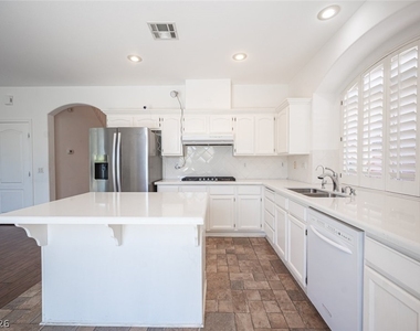 8747 Vista Cantera Court - Photo Thumbnail 17