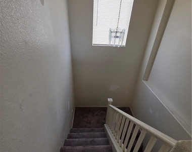 2506 Lady Elizabeth Court - Photo Thumbnail 32