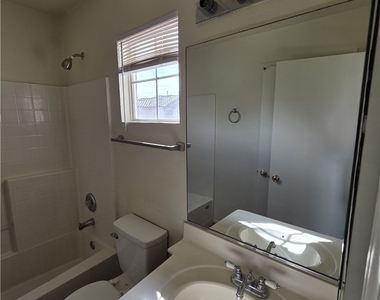 2506 Lady Elizabeth Court - Photo Thumbnail 10