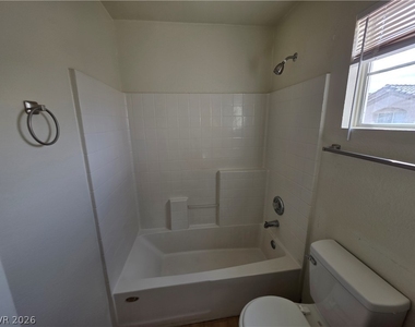 2506 Lady Elizabeth Court - Photo Thumbnail 12