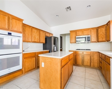 275 Full Wine Street - Photo Thumbnail 14