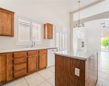 275 Full Wine Street - Photo Thumbnail 15