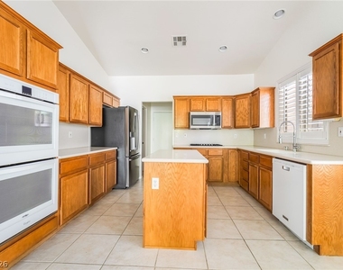 275 Full Wine Street - Photo Thumbnail 13