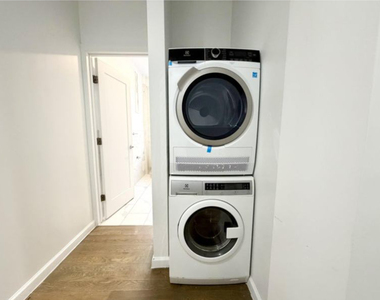 660 West 180th Street - Photo Thumbnail 2