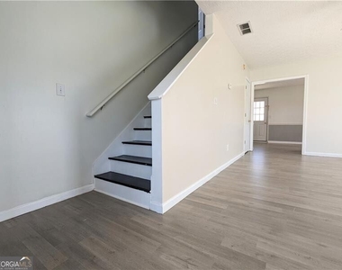57 Inverness Trace - Photo Thumbnail 4