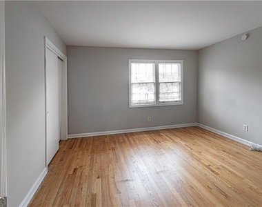 3071 Colonial Way - Photo Thumbnail 9