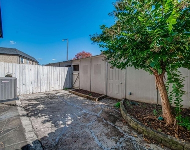 280 Winding River Road - Photo Thumbnail 34
