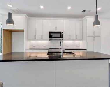 400 Pratt Drive - Photo Thumbnail 6