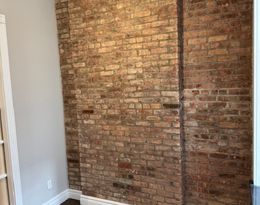 246 Mott Street - Photo Thumbnail 4