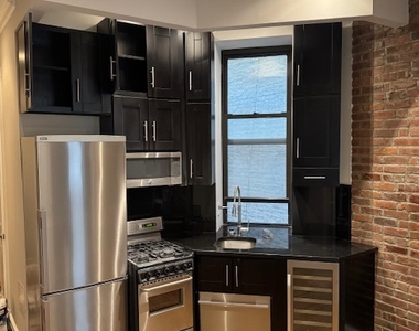 246 Mott Street - Photo Thumbnail 12