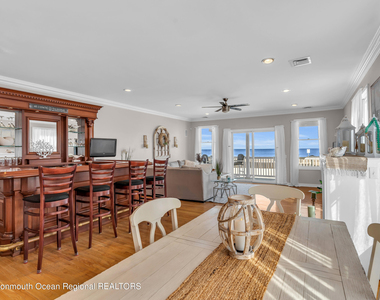 239 Beachfront - Photo Thumbnail 10