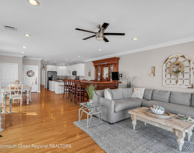 239 Beachfront - Photo Thumbnail 8