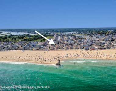 239 Beachfront - Photo Thumbnail 1