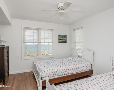300 N Bayview Avenue N - Photo Thumbnail 8