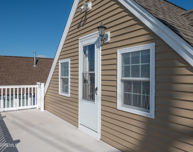 300 N Bayview Avenue N - Photo Thumbnail 12