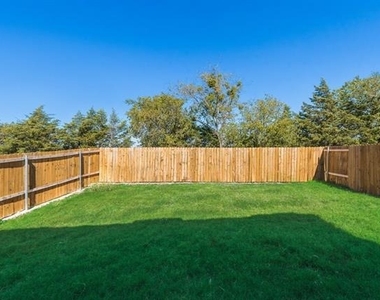1421 Butler Avenue - Photo Thumbnail 22