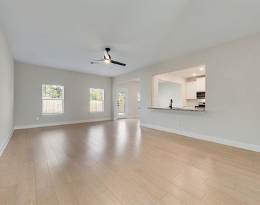 1421 Butler Avenue - Photo Thumbnail 6