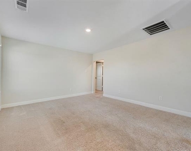 1421 Butler Avenue - Photo Thumbnail 16