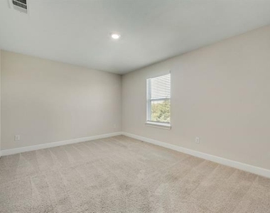 1421 Butler Avenue - Photo Thumbnail 12