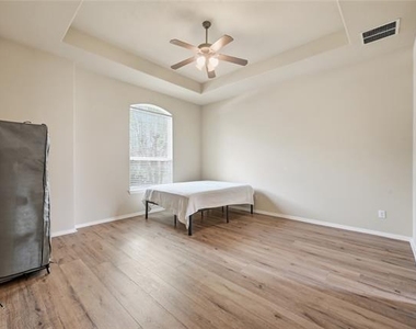 11945 Henderson Drive - Photo Thumbnail 8