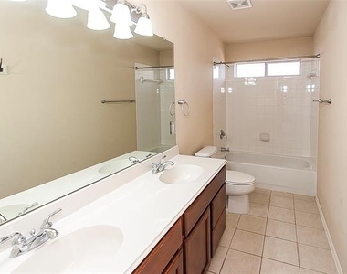 11945 Henderson Drive - Photo Thumbnail 14