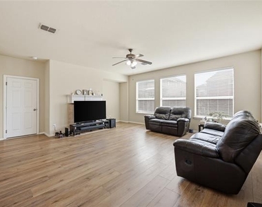 11945 Henderson Drive - Photo Thumbnail 3