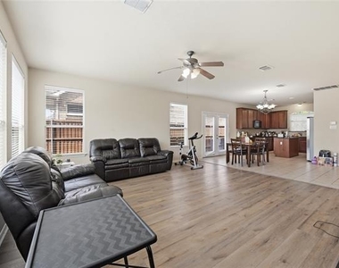 11945 Henderson Drive - Photo Thumbnail 4
