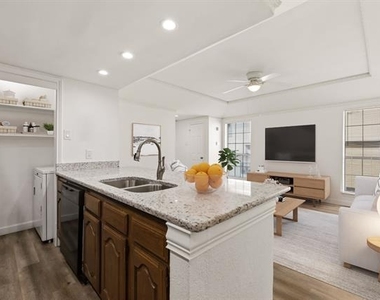 8510 Park Lane - Photo Thumbnail 6