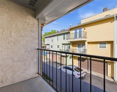 8510 Park Lane - Photo Thumbnail 10
